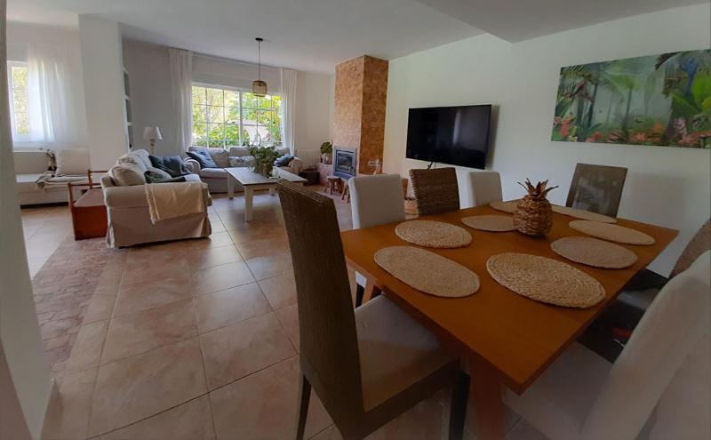 Lia Y El Pinar Guest House Olias del Rey ภายนอก รูปภาพ