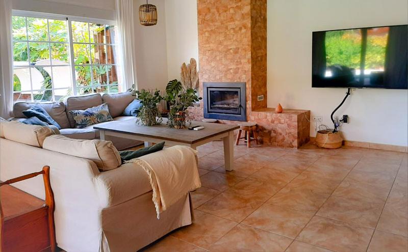 Lia Y El Pinar Guest House Olias del Rey ภายนอก รูปภาพ