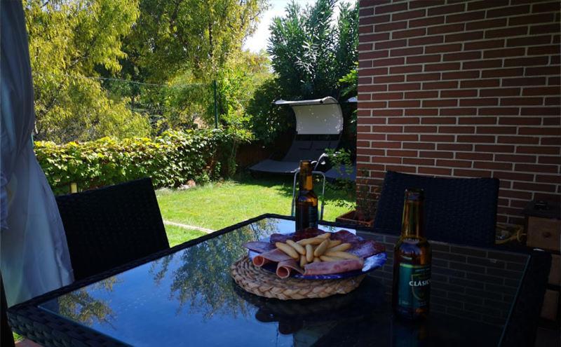 Lia Y El Pinar Guest House Olias del Rey ภายนอก รูปภาพ