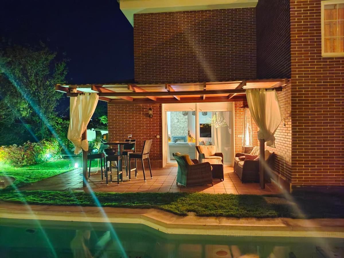 Lia Y El Pinar Guest House Olias del Rey ภายนอก รูปภาพ